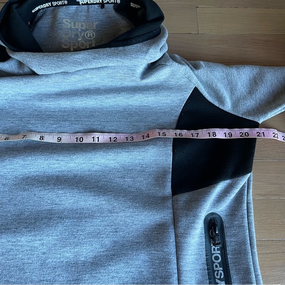 Superdry Sport Core Tech Funnel Hoodie Gray and Black Vented Size 10 Sporty - Picture 14 of 16